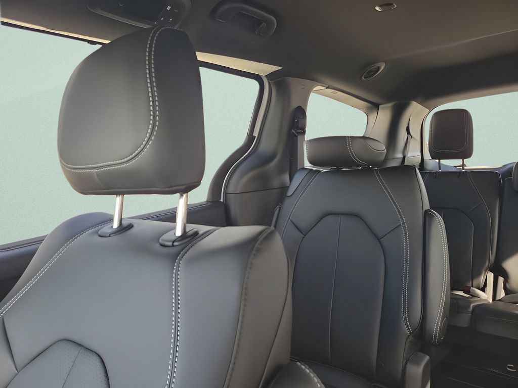 New 2026 Chrysler Voyager LX FWD image 12
