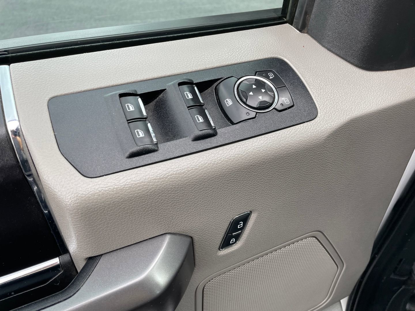 Used 2020 Ford F150 XLT w/ Trailer Tow Package AWD/4WD image 12