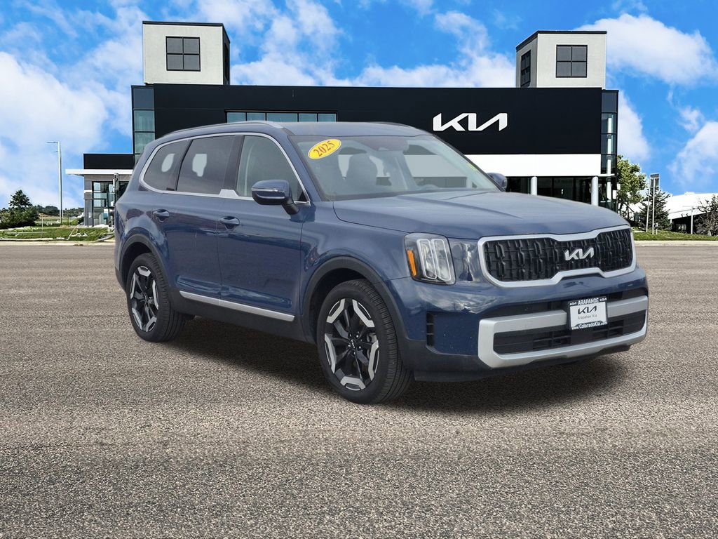 Used 2025 Kia Telluride EX image 2