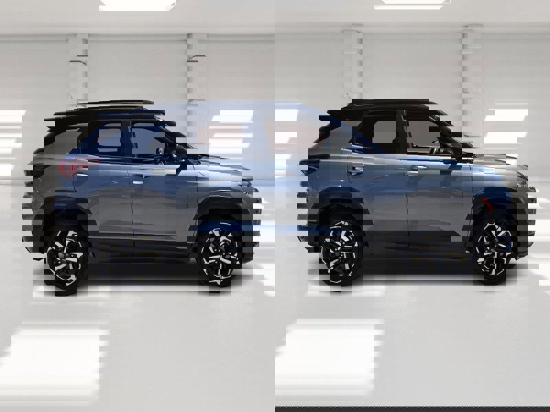 Used 2021 Chevrolet TrailBlazer RS w/ Technology Package FWD image 6