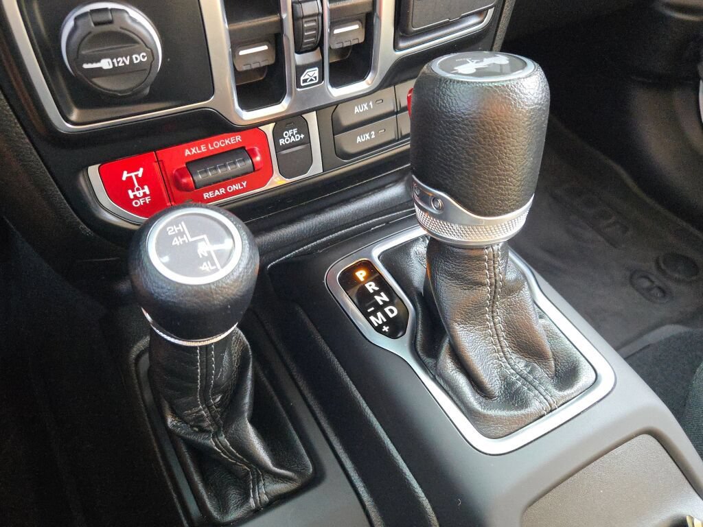 Used 2024 Jeep Wrangler Unlimited Sport AWD/4WD image 30