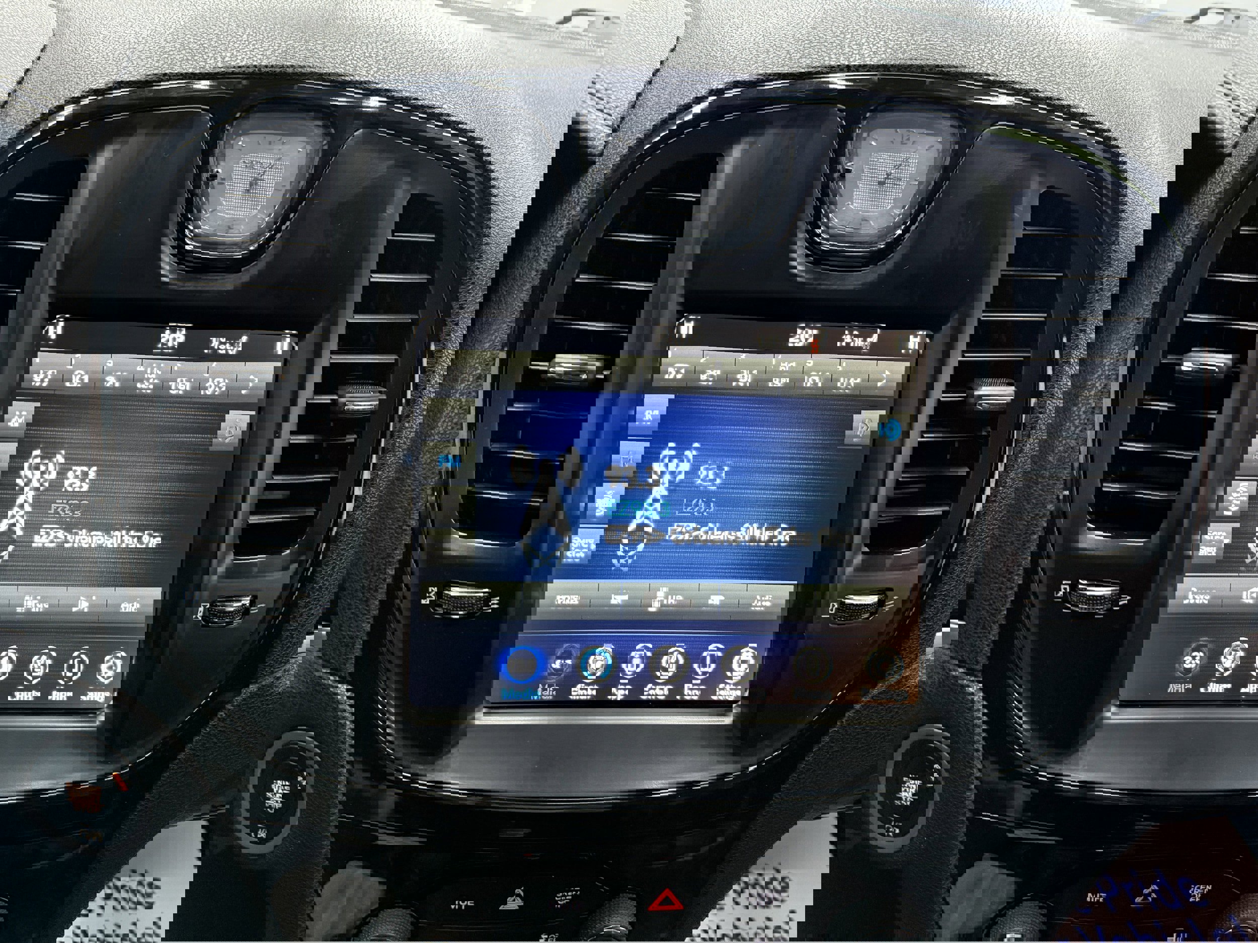 Used 2018 Chrysler 300 S image 17