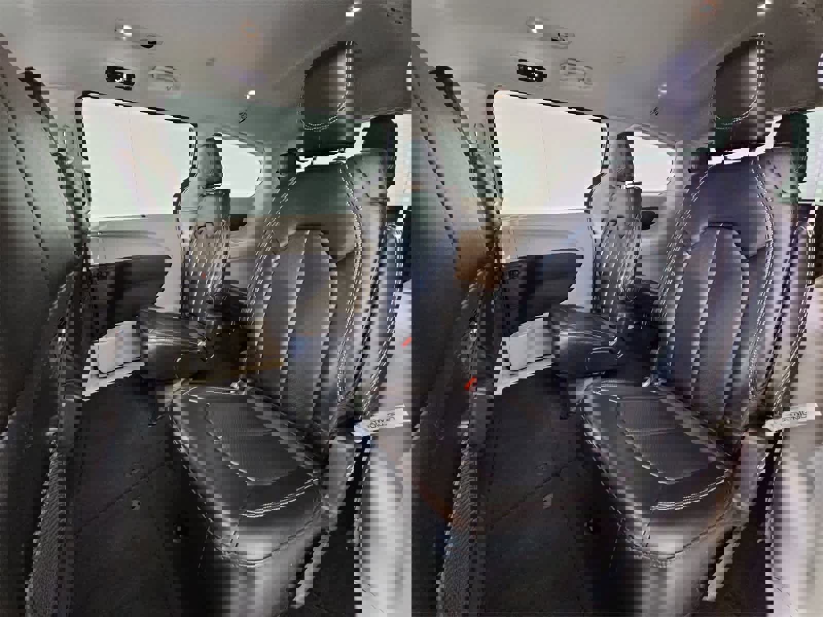 Used 2024 Chrysler Pacifica Touring-L image 19