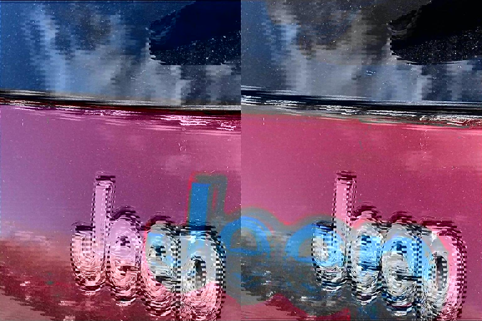 Used 2019 Jeep Cherokee Latitude Plus w/ Cold Weather Group image 8