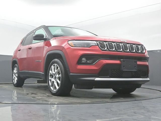 Used 2025 Jeep Compass Limited image 53