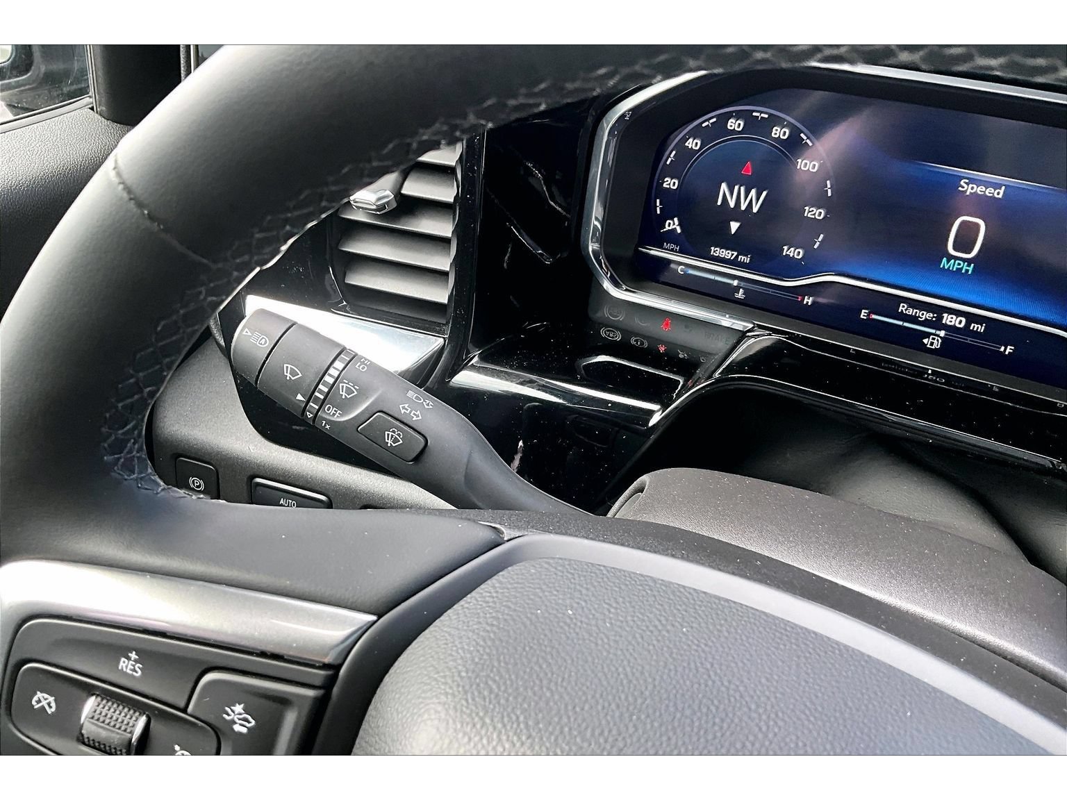 Used 2024 Chevrolet Silverado 1500 LT AWD/4WD image 20
