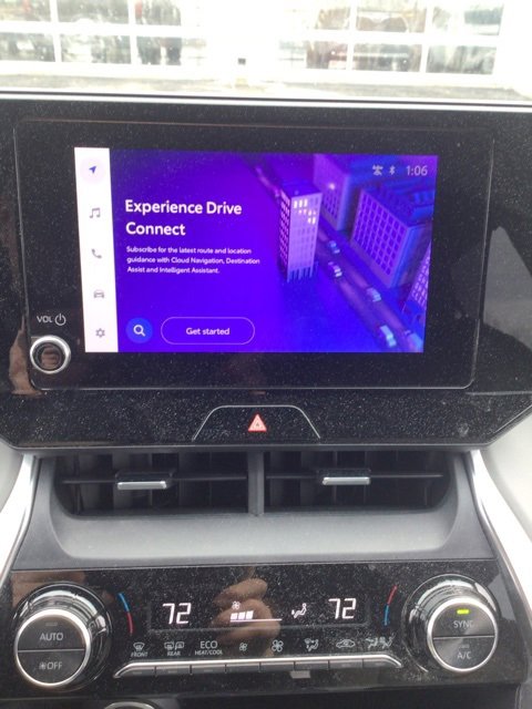 Used 2024 Toyota Venza LE image 10