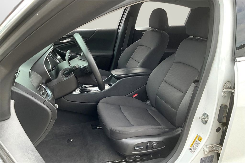 Used 2020 Chevrolet Malibu LT w/ Fleet LT Safety Plus Package image 21