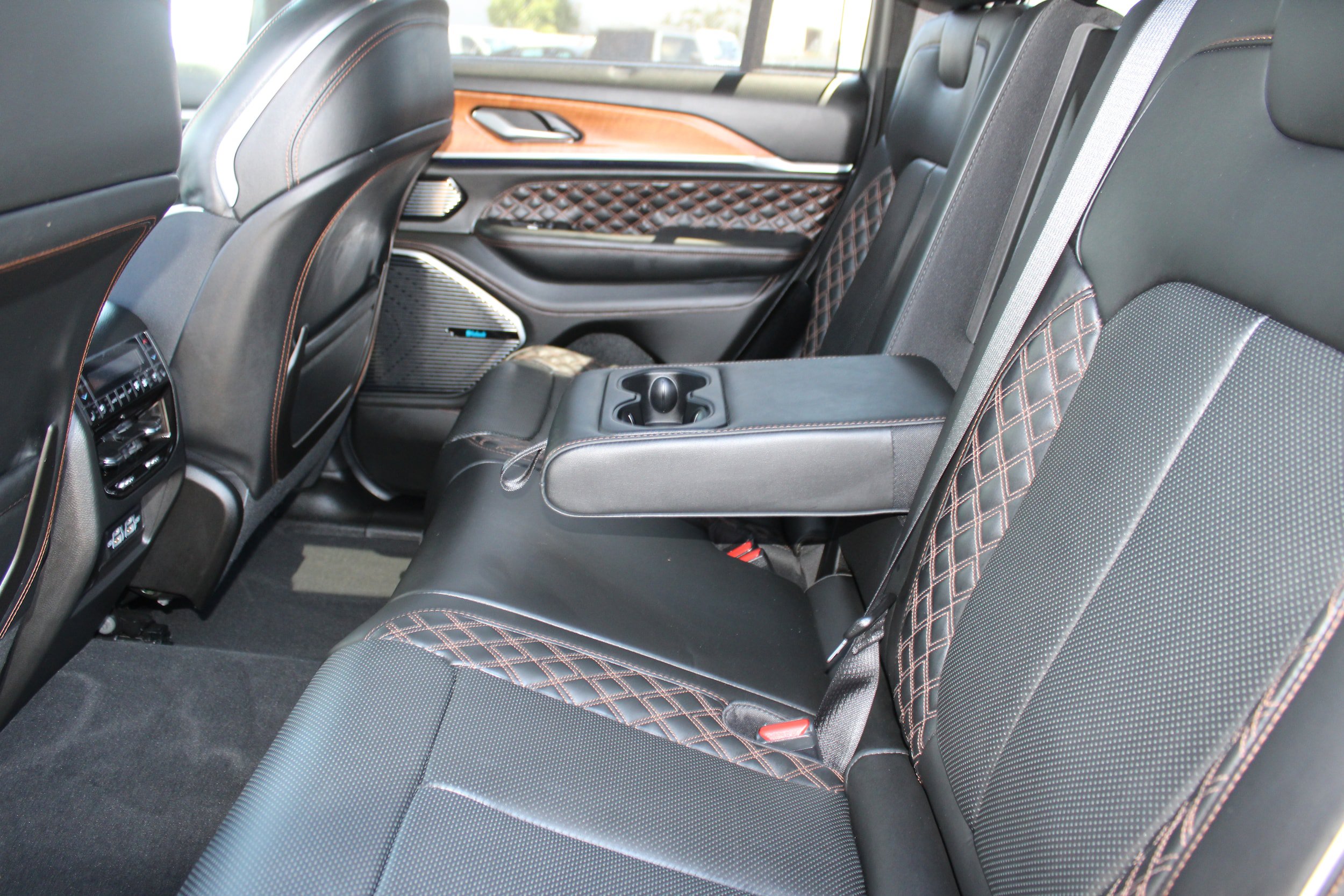 New 2025 Jeep Grand Cherokee Summit AWD/4WD image 46