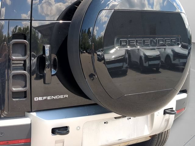 Used 2025 Land Rover Defender 110 S AWD/4WD image 35
