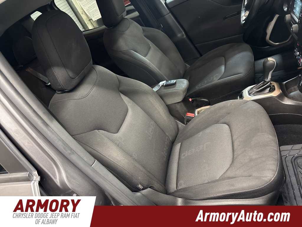 Used 2016 Jeep Renegade Latitude image 33