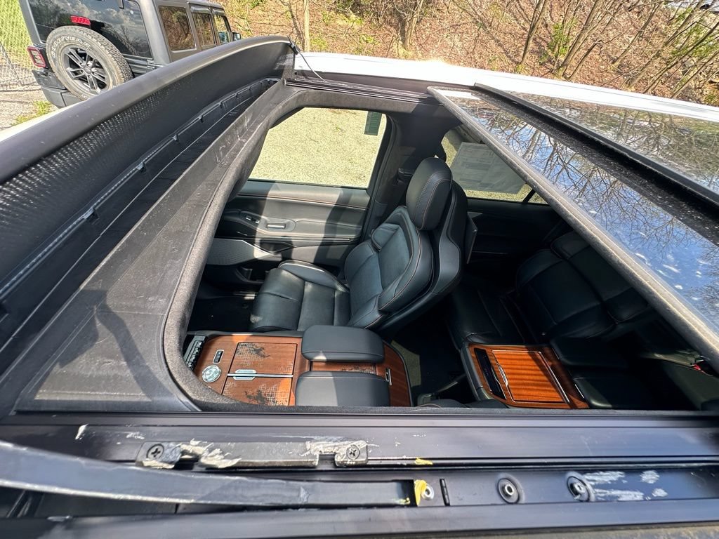 New 2025 Lincoln Navigator L Black Label AWD/4WD image 6