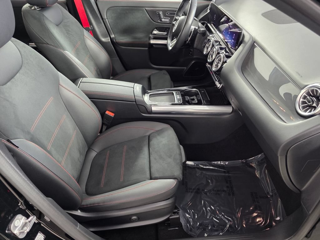 Certified 2025 Mercedes-Benz GLA 35 AMG 4MATIC image 25