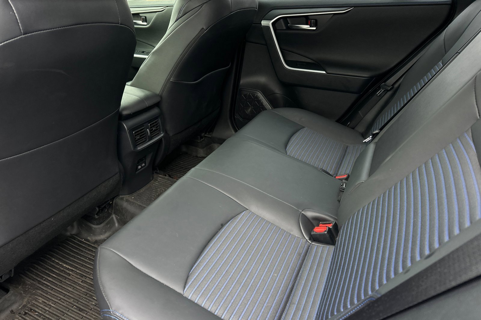 Used 2024 Toyota RAV4 XSE image 12