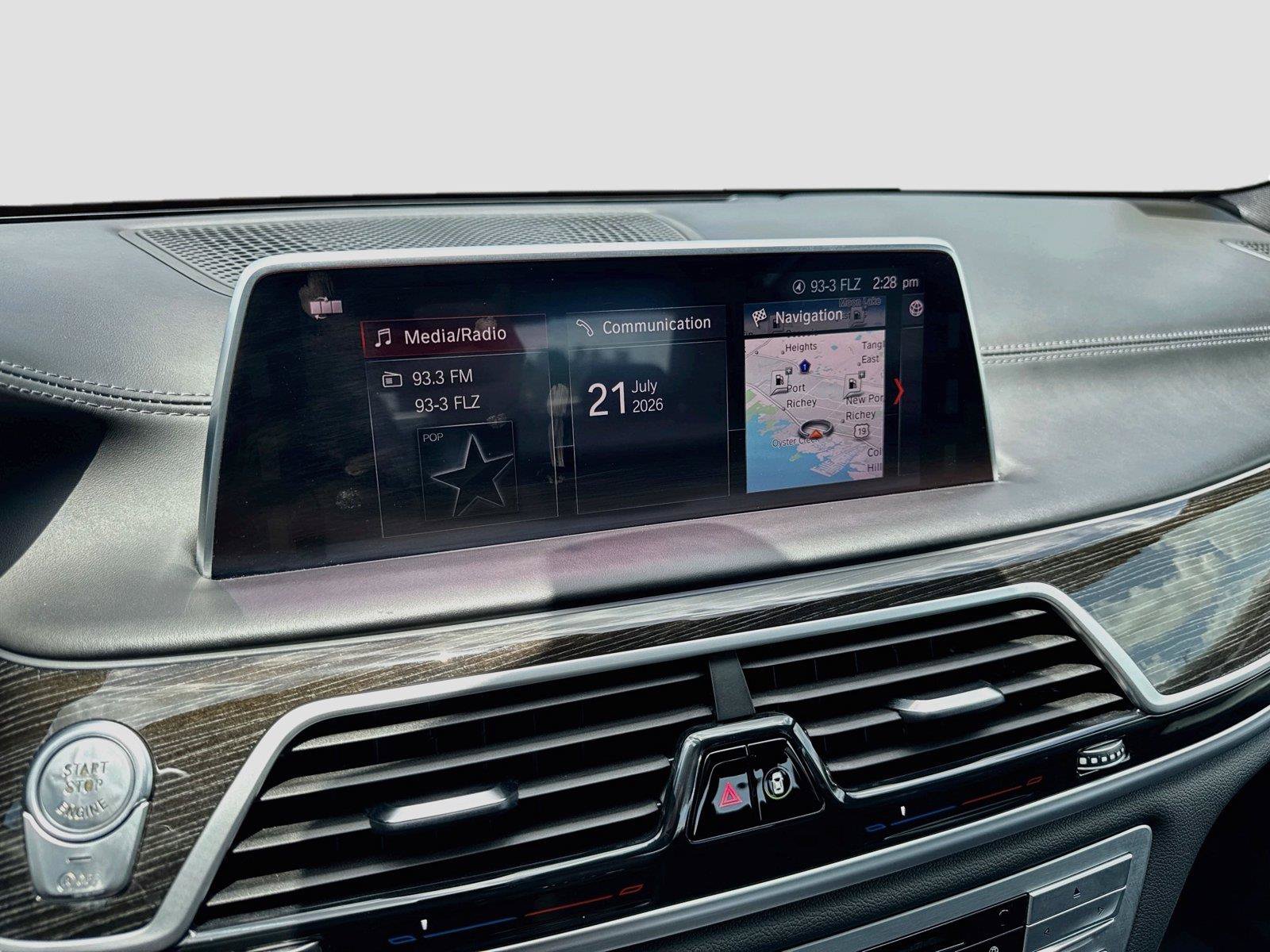 Used 2019 BMW 750i w/ Executive Package RWD image 16