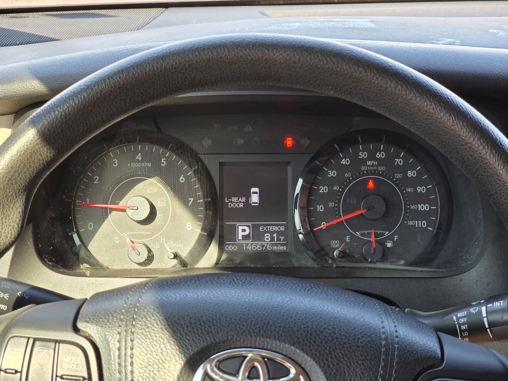 Used 2015 Toyota Sienna LE image 11
