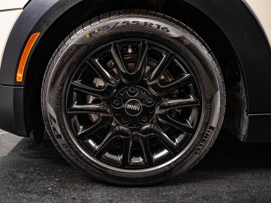 Used 2018 MINI Cooper 2-Door Hardtop FWD image 13