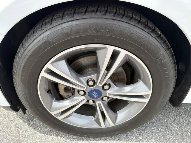 Used 2018 Ford Focus SE w/ SE Appearance Package image 11