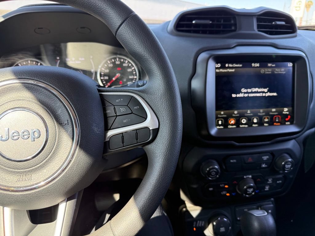 Used 2023 Jeep Renegade Latitude AWD/4WD image 8