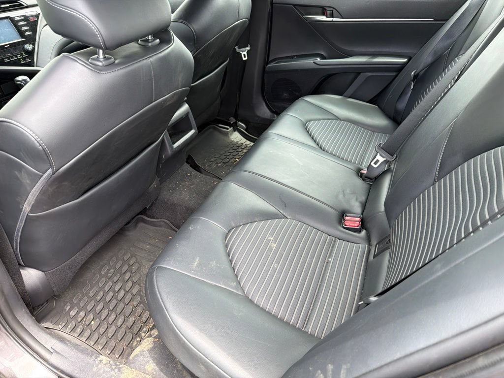 Used 2020 Toyota Camry SE FWD image 9