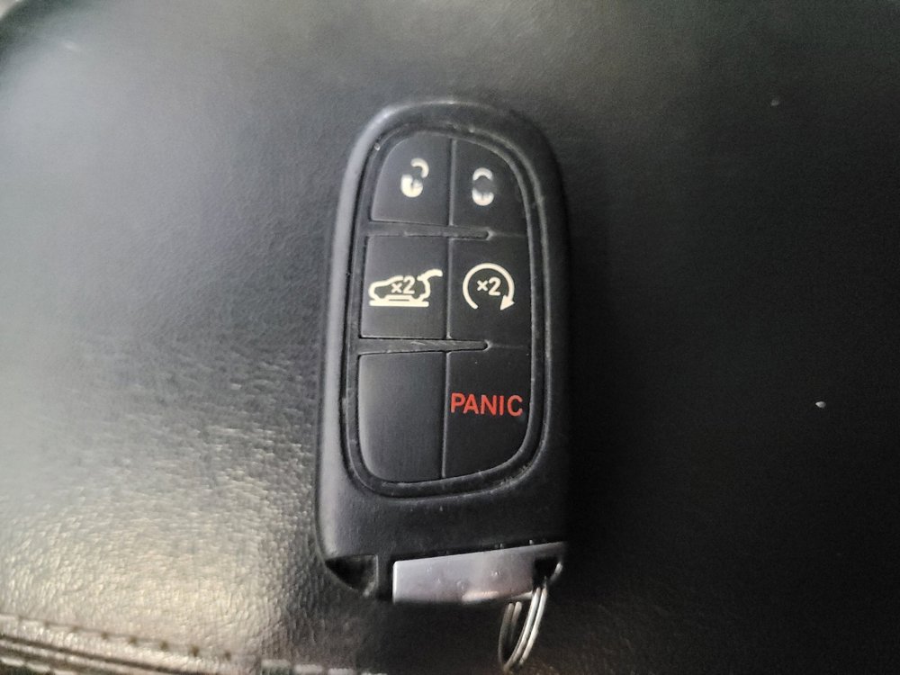 Used 2019 Jeep Cherokee Limited image 32