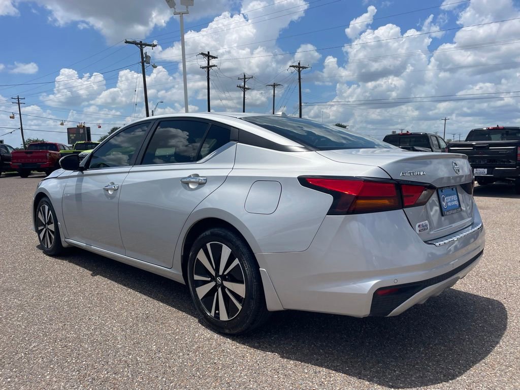 Certified 2022 Nissan Altima 2.5 SV FWD image 5