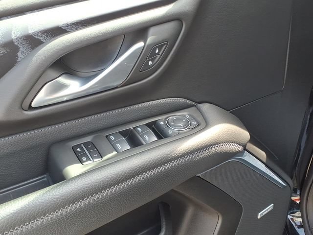 Used 2022 GMC Yukon Denali w/ Denali Premium Package AWD/4WD image 16