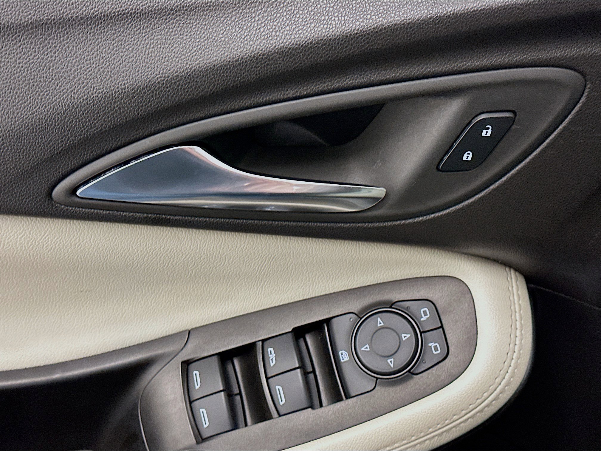 Used 2024 Buick Encore GX Sport Touring image 15