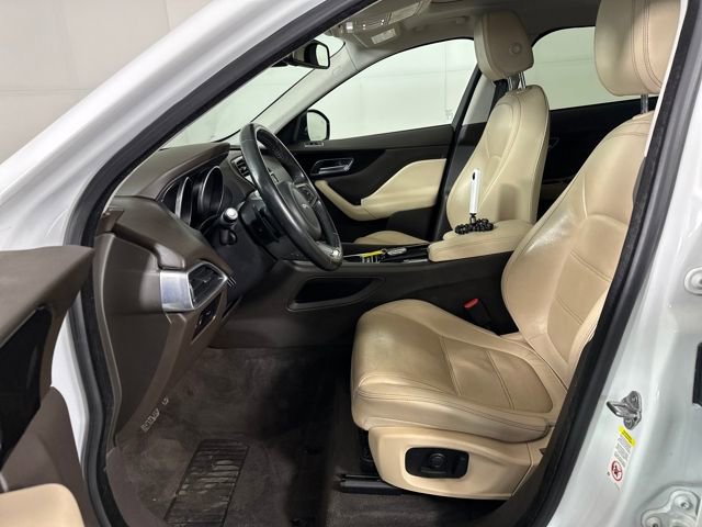 Used 2018 Jaguar F-PACE Prestige image 11