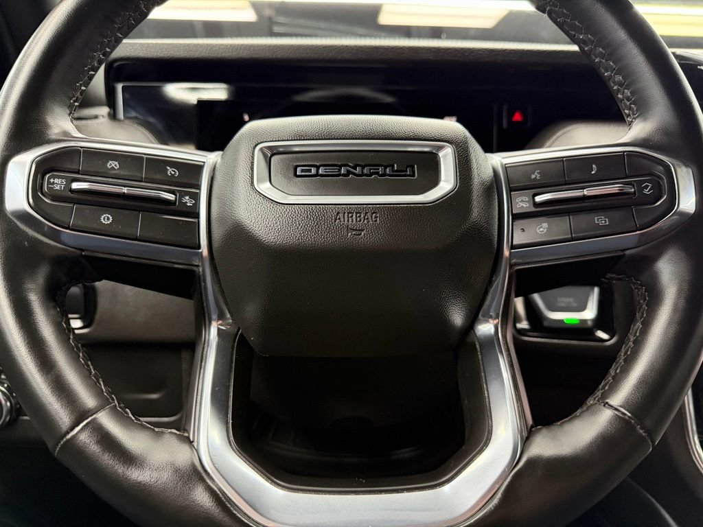 Used 2025 GMC Yukon Denali AWD/4WD image 22