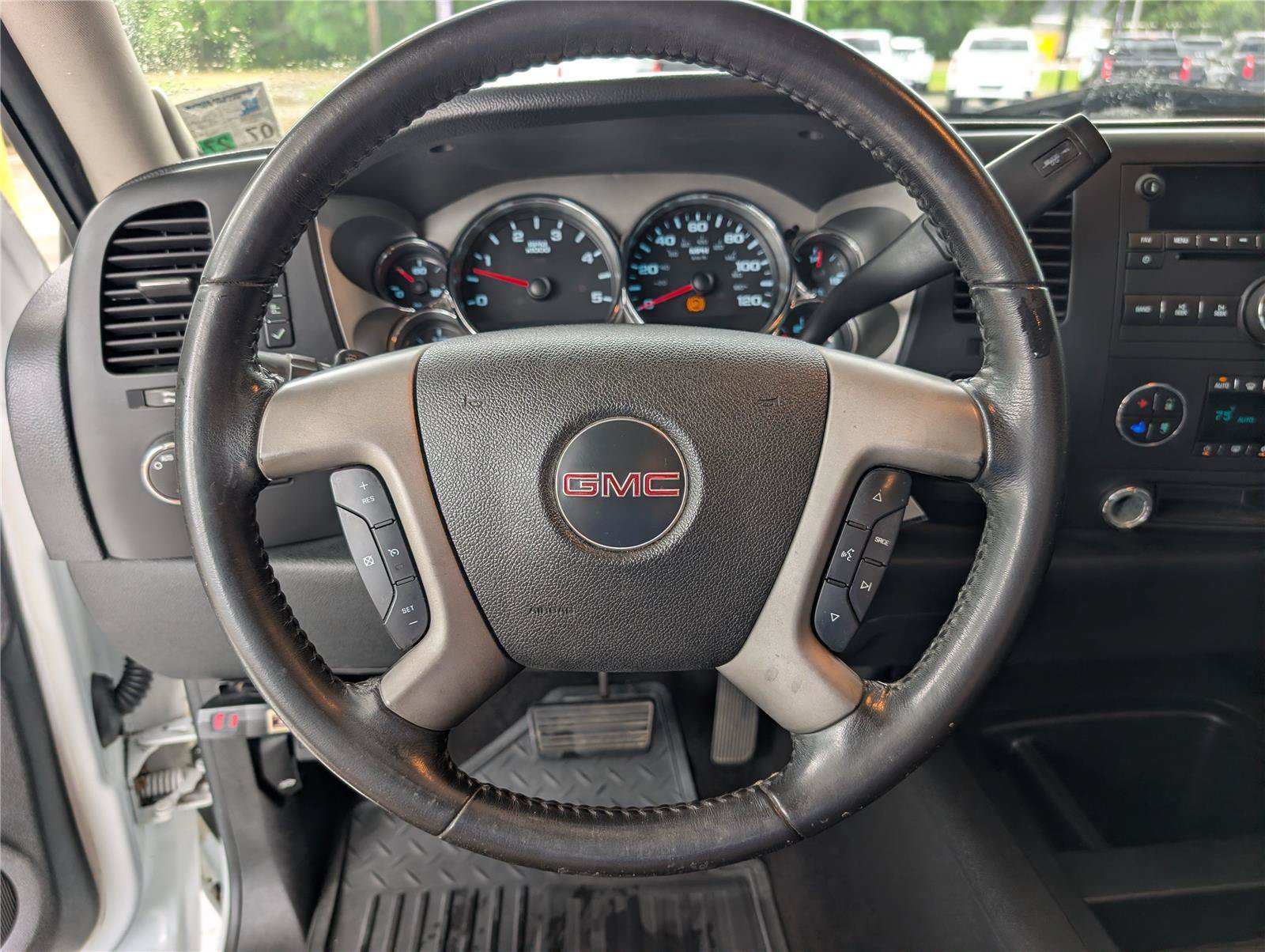 Used 2007 GMC Sierra 2500 SLE w/ EZ-Lift Tailgate Package RWD image 21