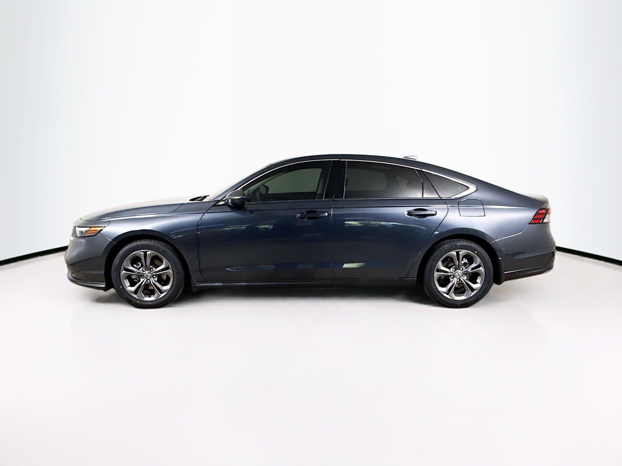 Certified 2023 Honda Accord EX image 7
