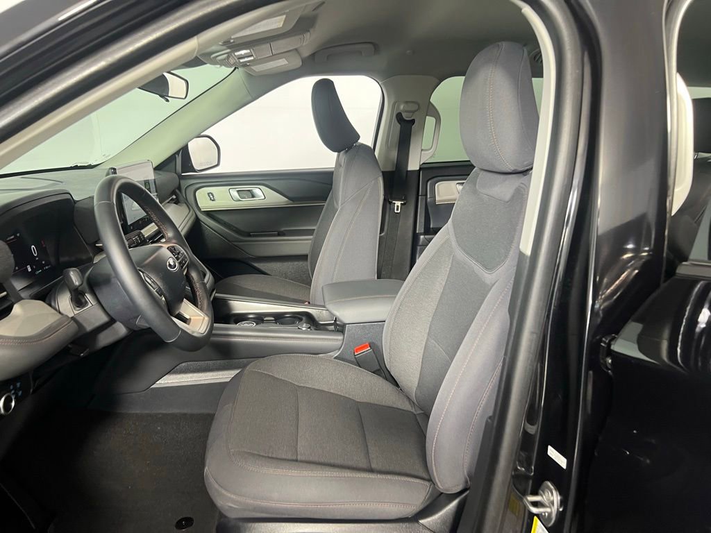 Used 2025 Ford Explorer Active image 20