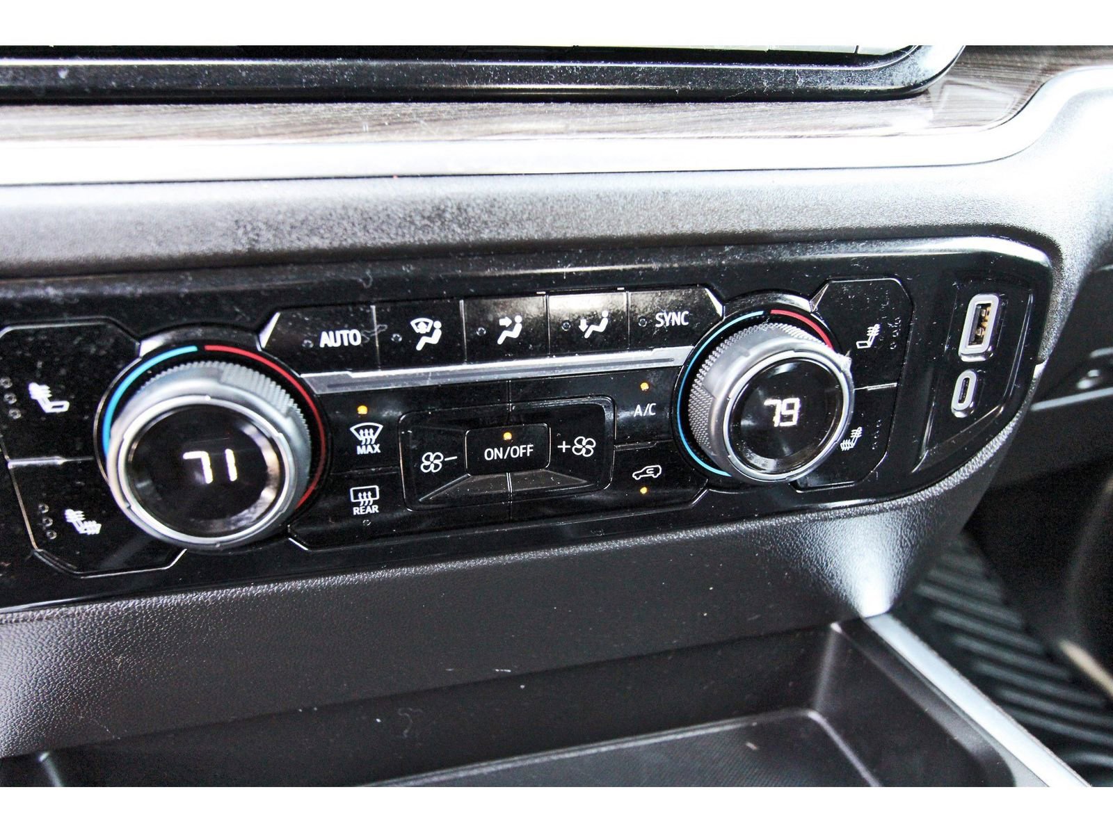 Used 2024 Chevrolet Silverado 1500 RST image 28