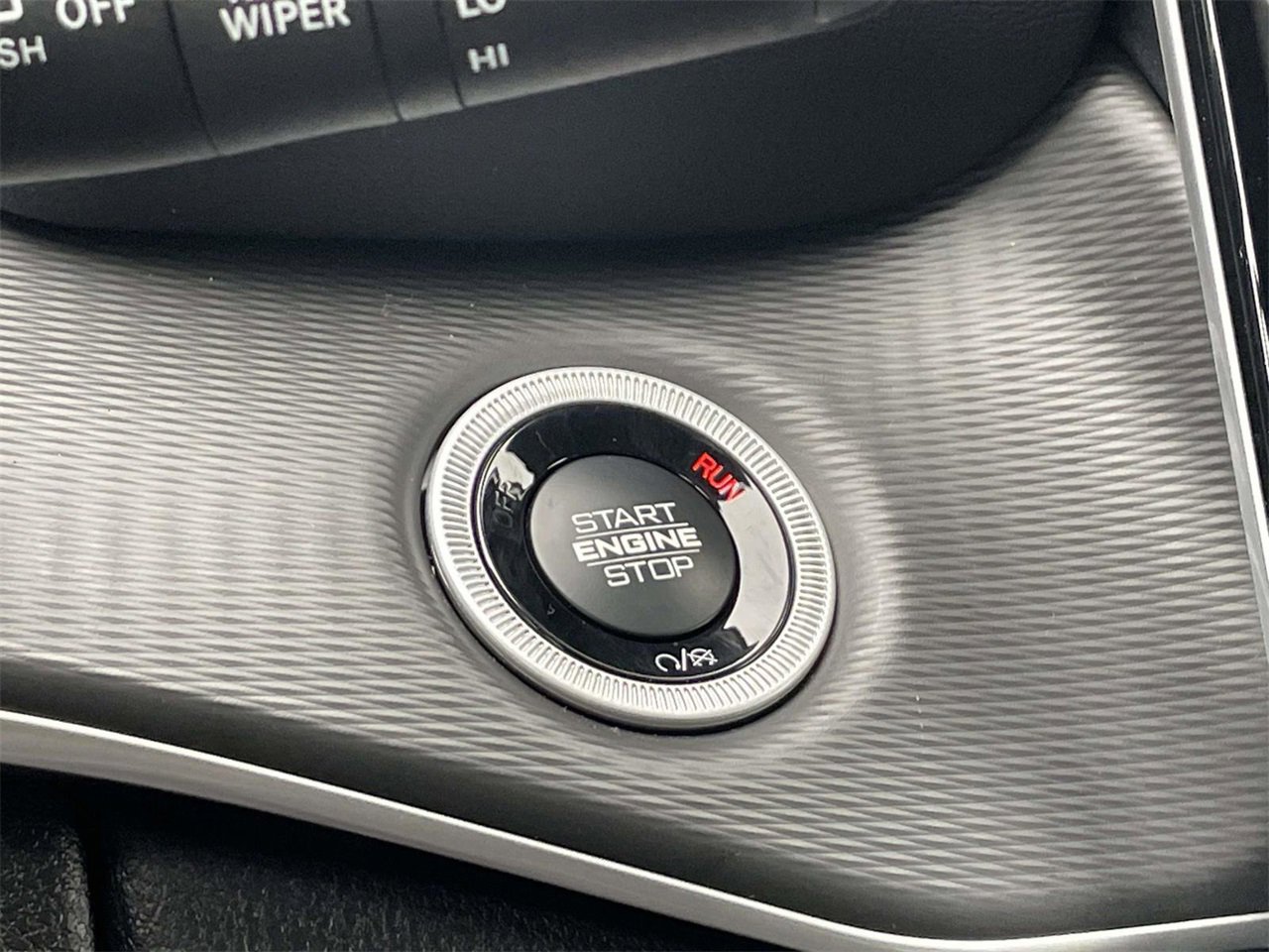 New 2025 Jeep Grand Cherokee Laredo w/ Luxury Tech Group I image 39