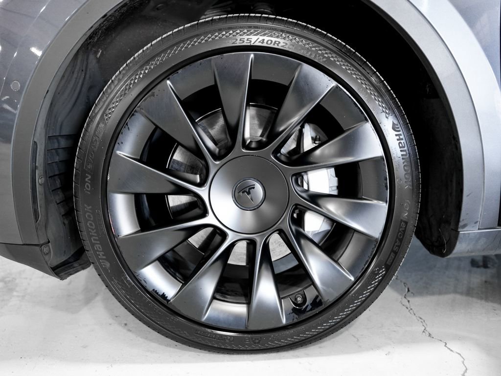 Used 2020 Tesla Model Y Long Range image 37