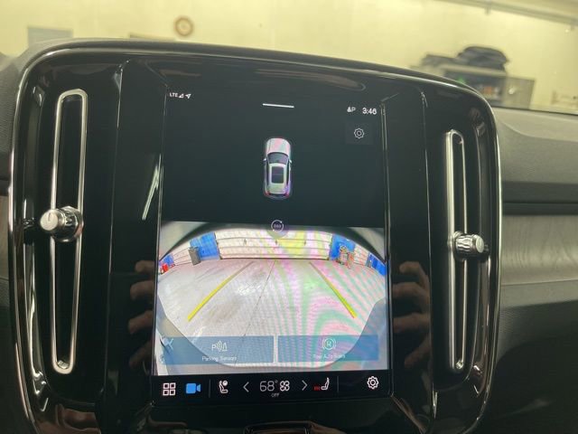 Used 2023 Volvo XC40 B5 Plus w/ Driver Assist Package image 30