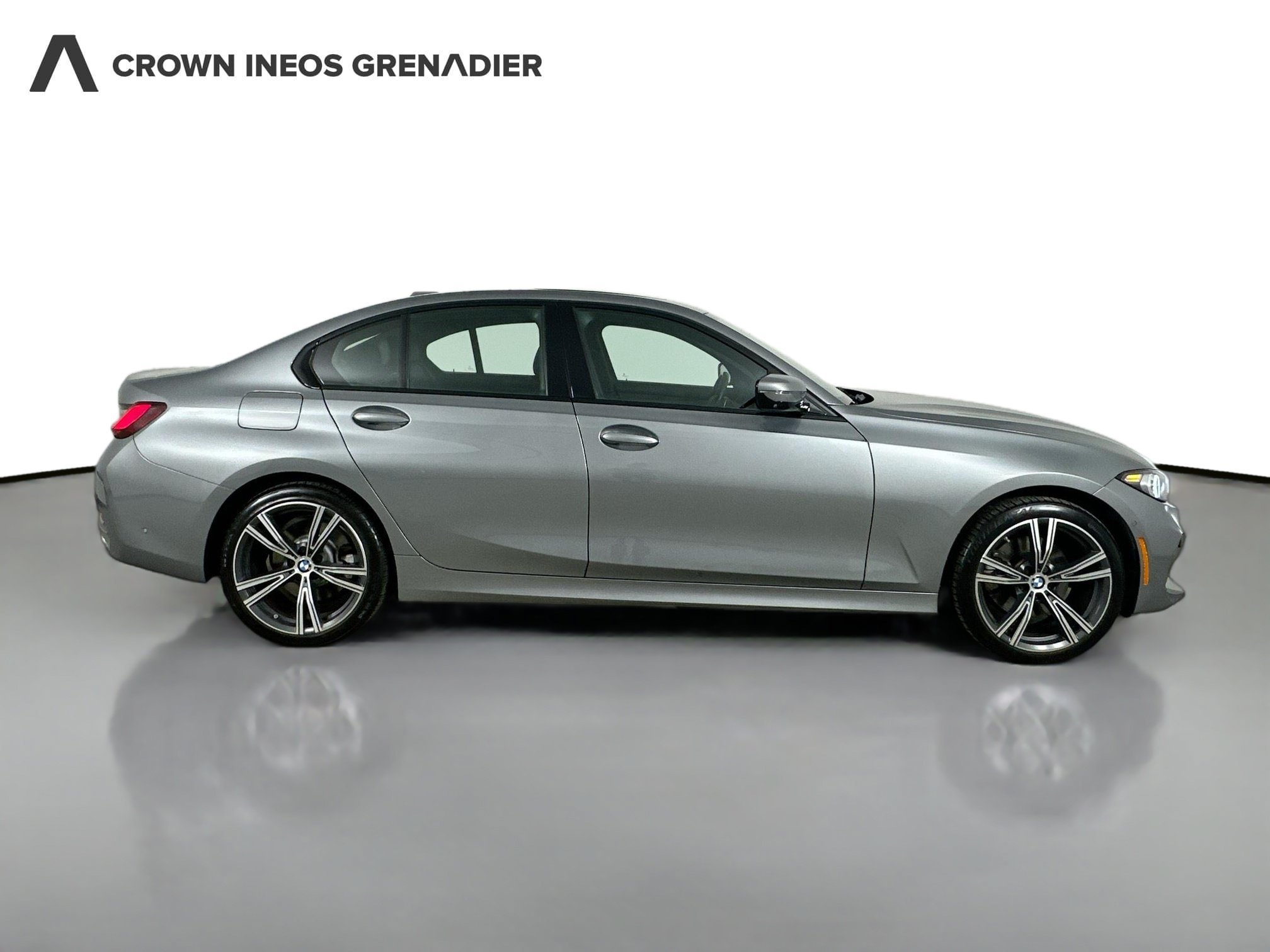 Used 2023 BMW 330i xDrive Sedan w/ Premium Package AWD/4WD image 4