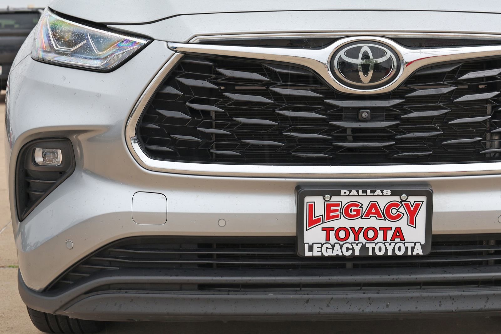 Used 2024 Toyota Highlander Limited AWD/4WD image 10