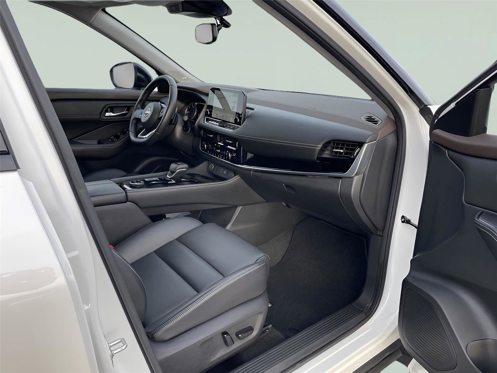 Used 2023 Nissan Rogue SL w/ SL Premium Package image 18