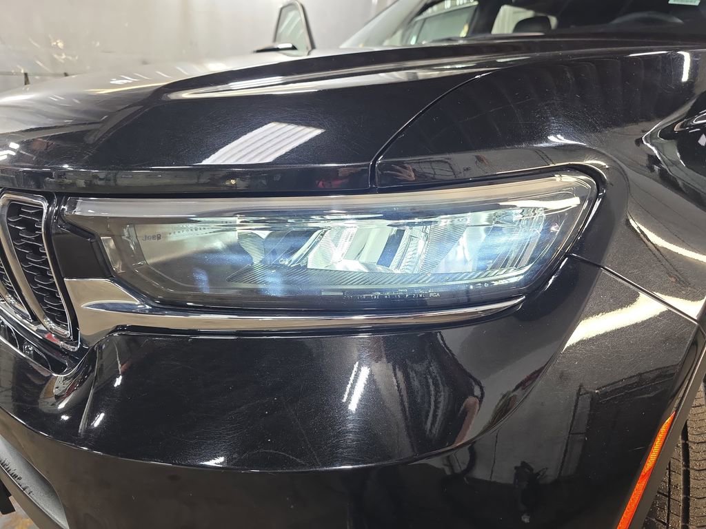 Used 2024 Jeep Grand Cherokee L Limited w/ Luxury Tech Group II image 36