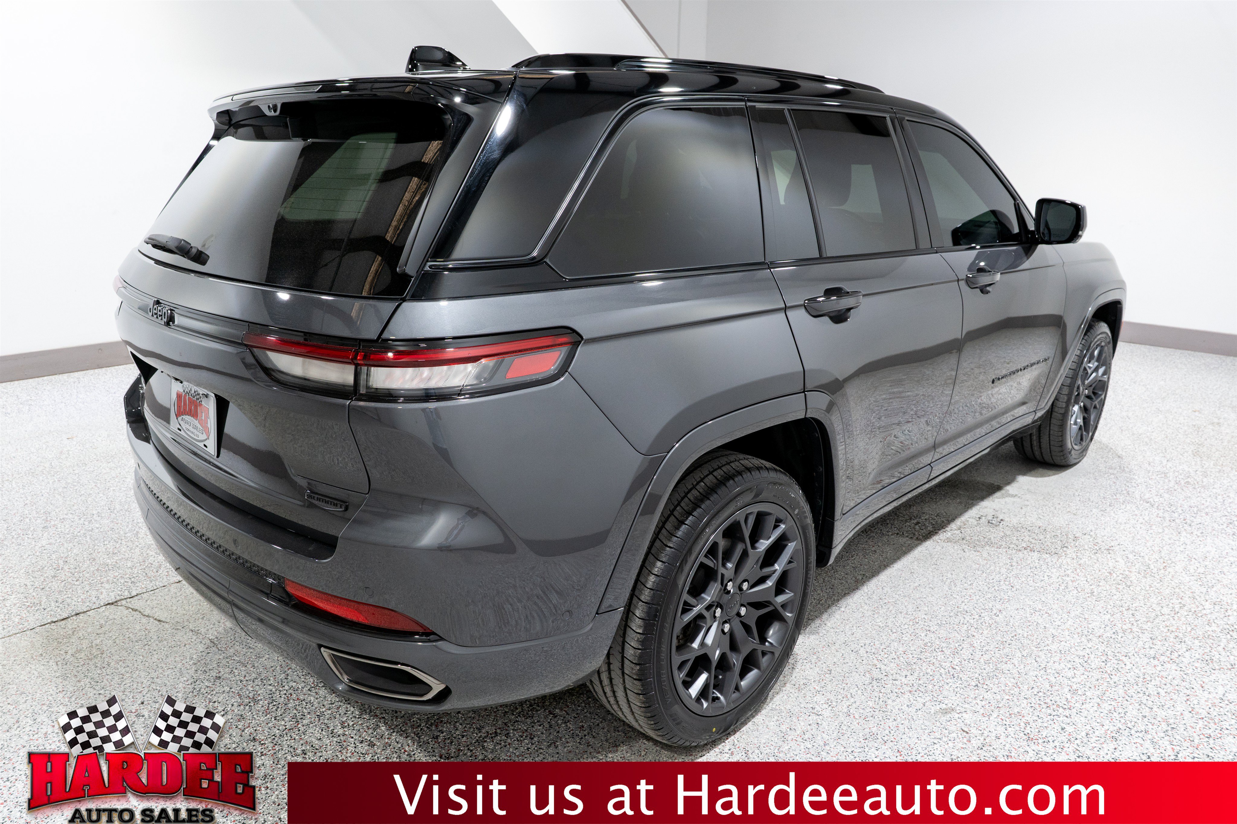 Used 2025 Jeep Grand Cherokee Summit w/ Adv Protech Group IV AWD/4WD image 5