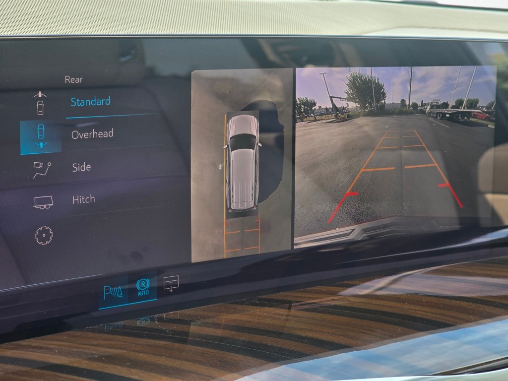 New 2026 Cadillac Escalade Platinum Luxury w/ LPO, Floor Liner Package AWD/4WD image 44