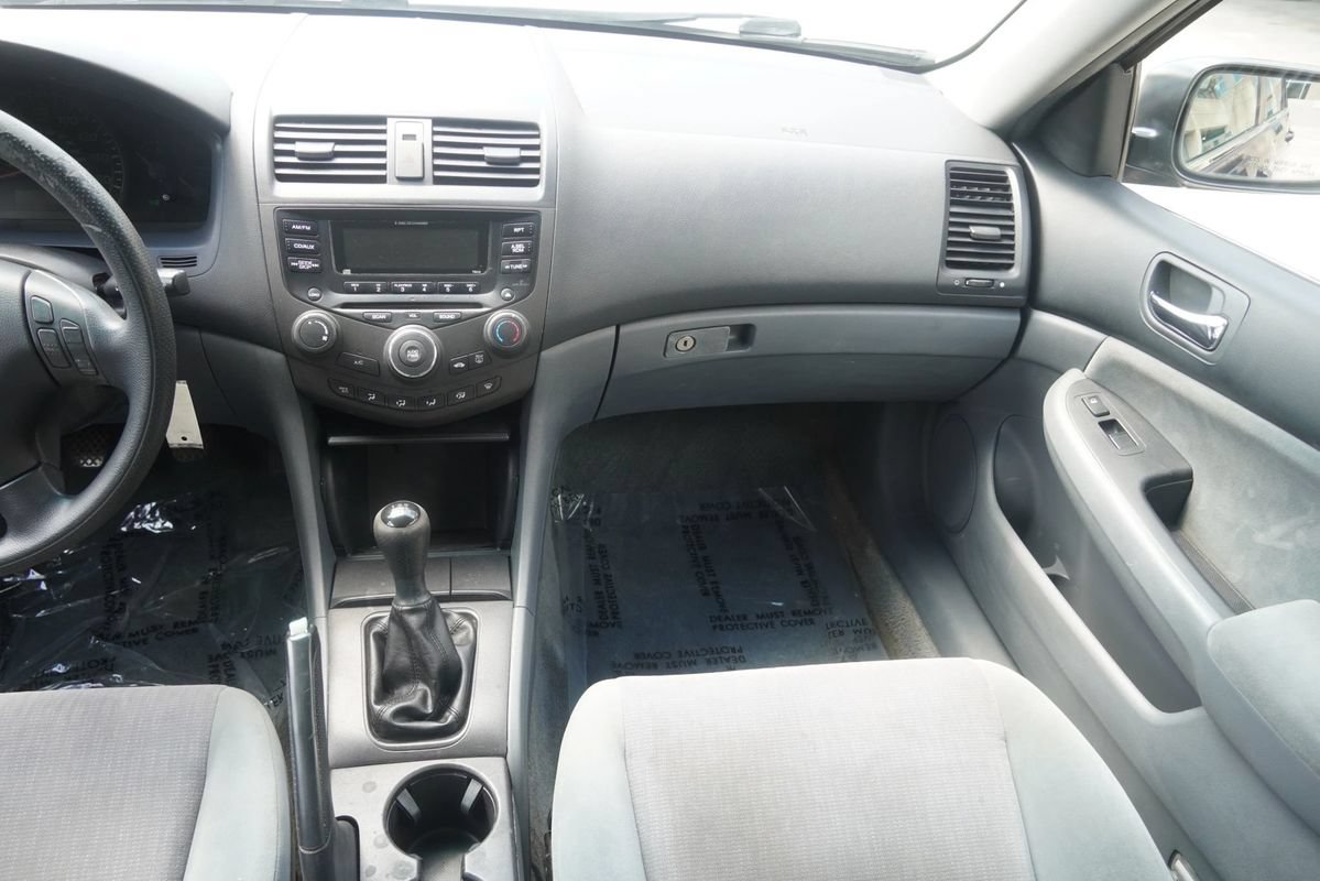 Used 2004 Honda Accord LX image 39