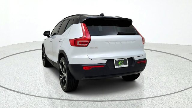 Used 2022 Volvo XC40 T4 R-Design w/ Protection Package Premier FWD image 6