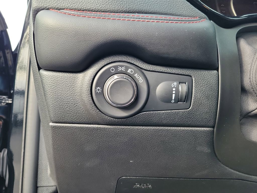 Used 2023 Dodge Durango GT RWD image 18