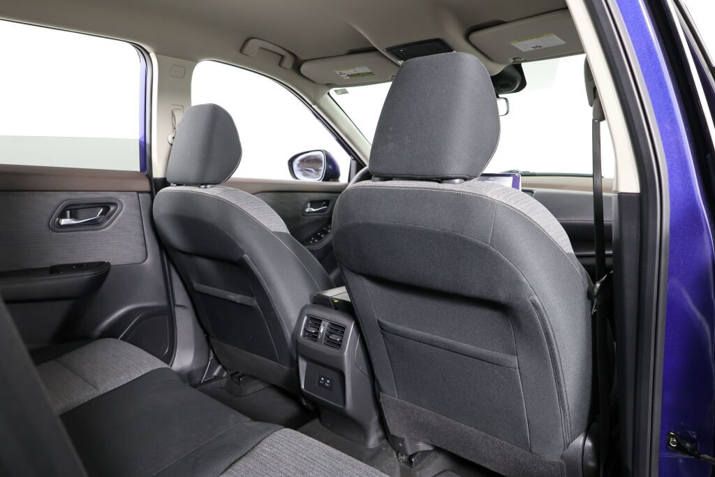 Used 2021 Nissan Rogue SV image 19