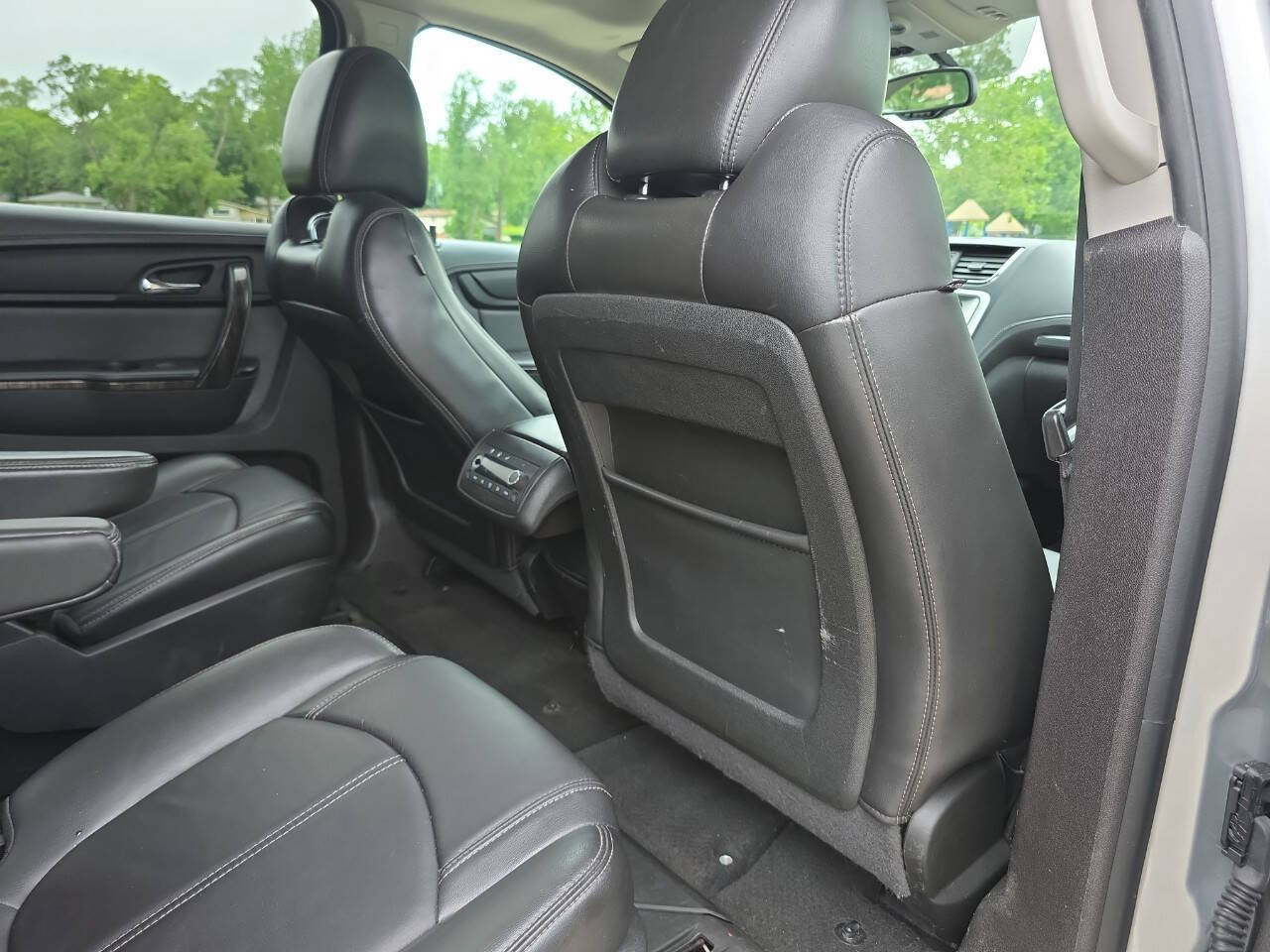Used 2013 GMC Acadia SLT FWD image 29