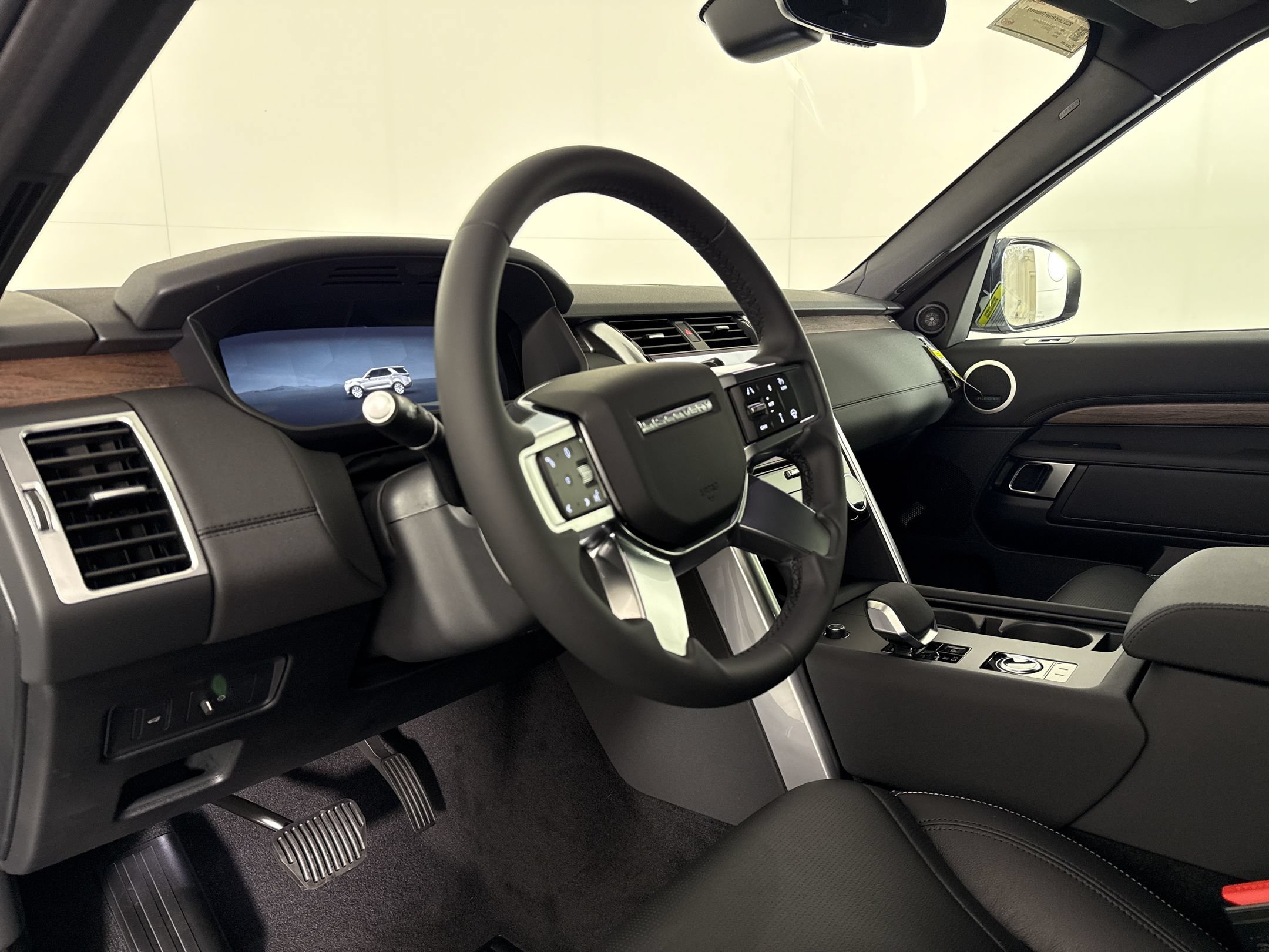 New 2026 Land Rover Discovery S AWD/4WD image 4