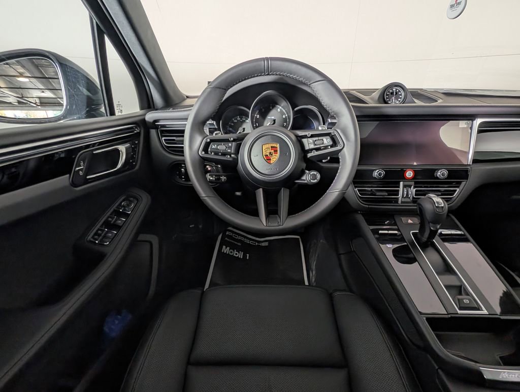 New 2026 Porsche Macan image 22